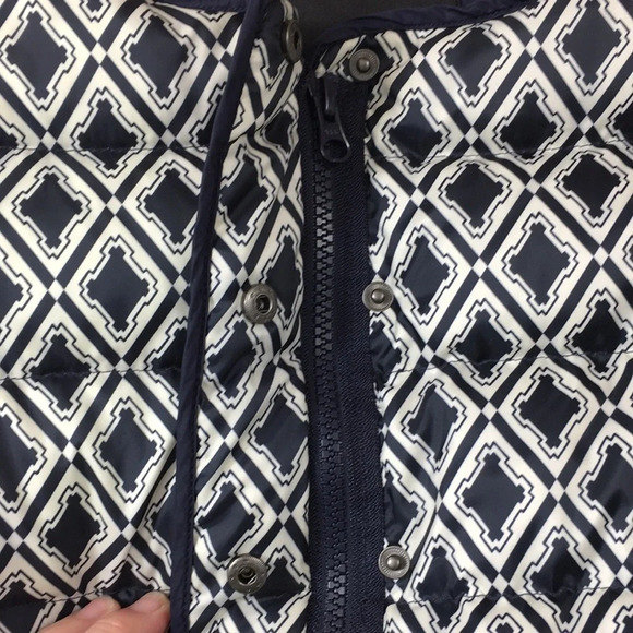 3/$20 Talbots Navy Diamond Print Zip Up‎ Down Vest Jacket Womens Medium Quilted - Picture 5 of 12